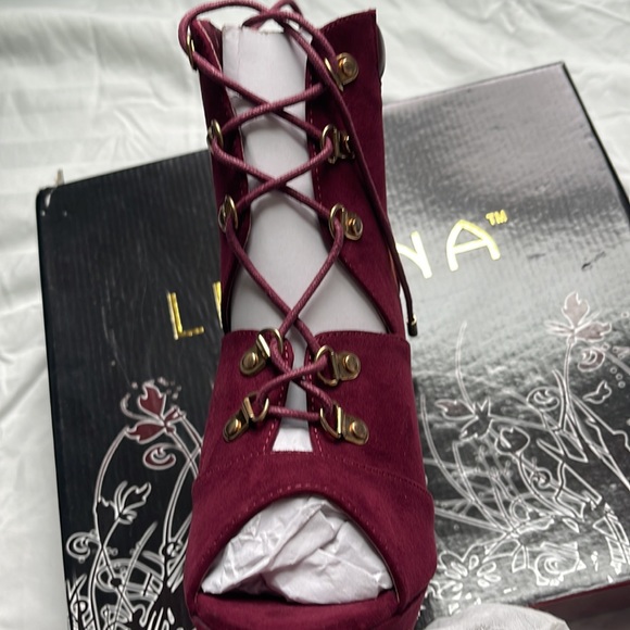 Liliana Burgandy Open Toe Lace Up Wedges. Suede SIZE 6.5 New w/ Tags. - Picture 6 of 9